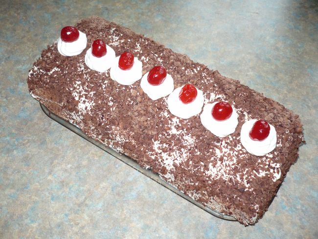 Schwarzwälder Kirsch-Rolle