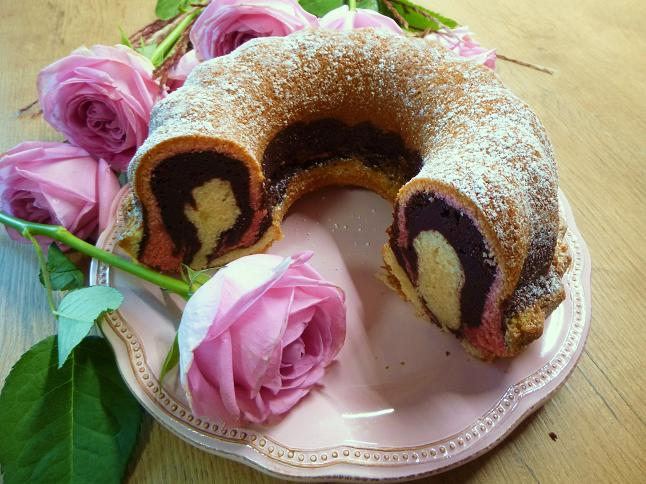 Dreifarbiger Marmorkuchen
