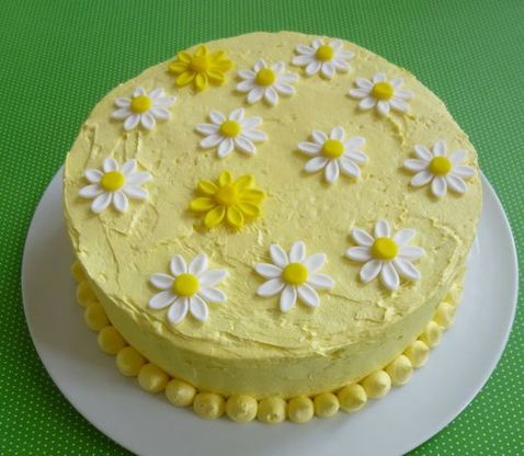 Lemoncurd-Kokos-Buttercremetorte