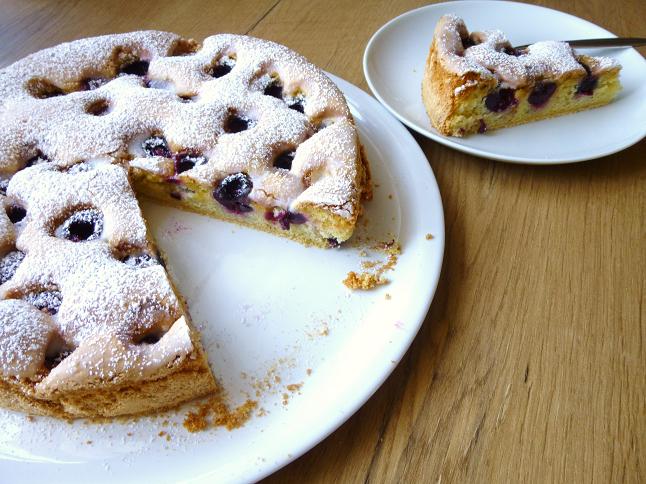 Verschlupfter Kirschkuchen