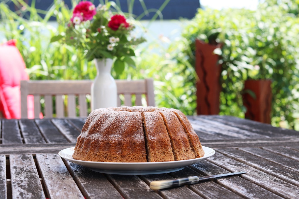 Eierlikör-Nusskuchen