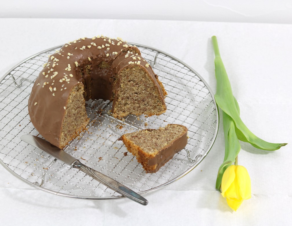 Eierlikör Haselnusskuchen