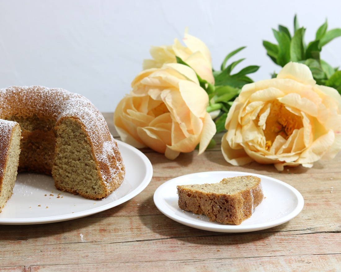 Eierlikörkuchen mit Mandeln