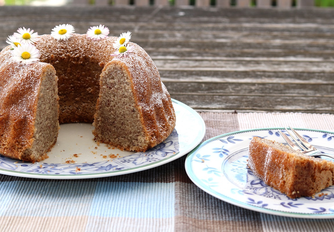 Eierlikör-Nusskuchen