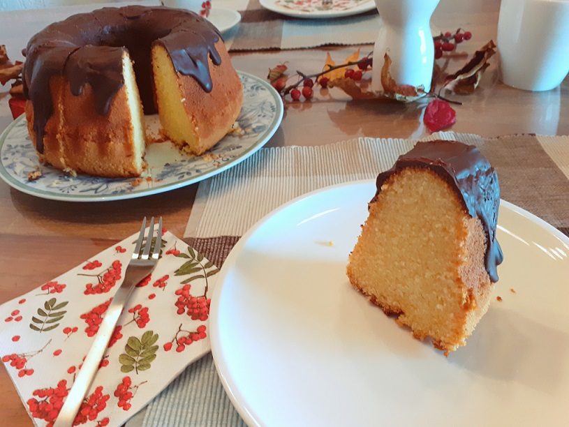 Klassischer Eierlikörkuchen