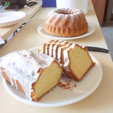 Zitronenkuchen und Eierlikör-Haselnuss-Kuchen